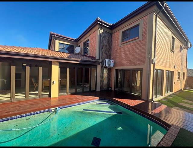 4 BEDROOM HOUSE FOR SALE IN CLUBVILLE